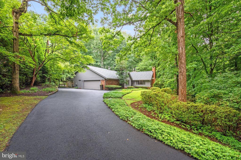 6800 MELODY LANE