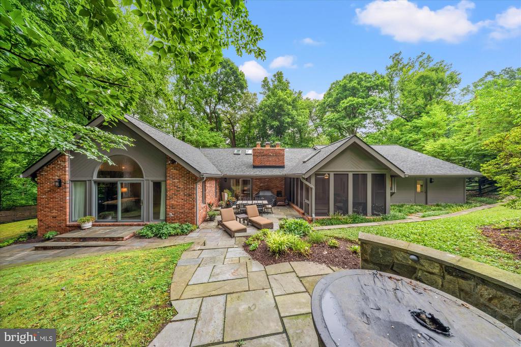6800 MELODY LANE
