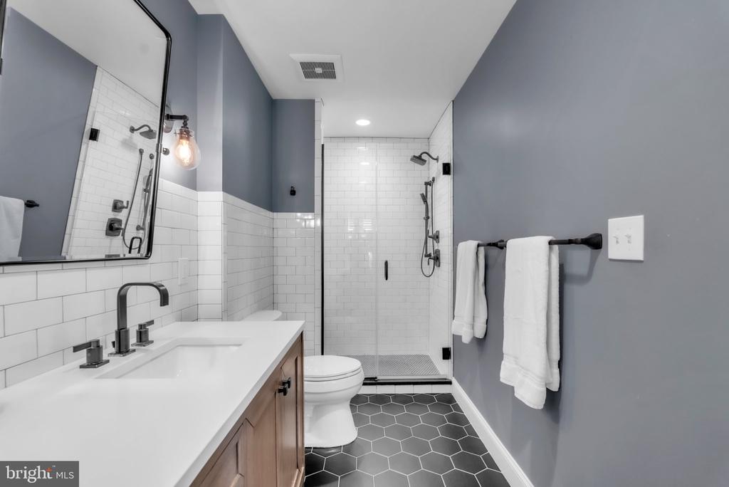8710 YARMOUTH COURT
