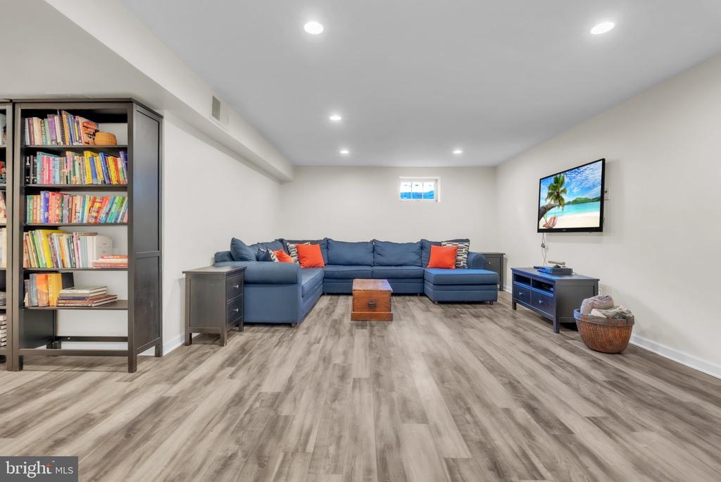 8710 YARMOUTH COURT