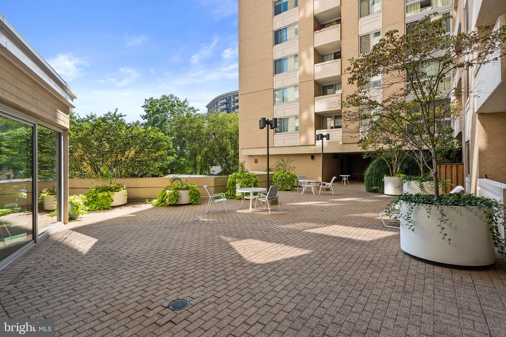 4601 N N PARK AVENUE N Unit: 220V