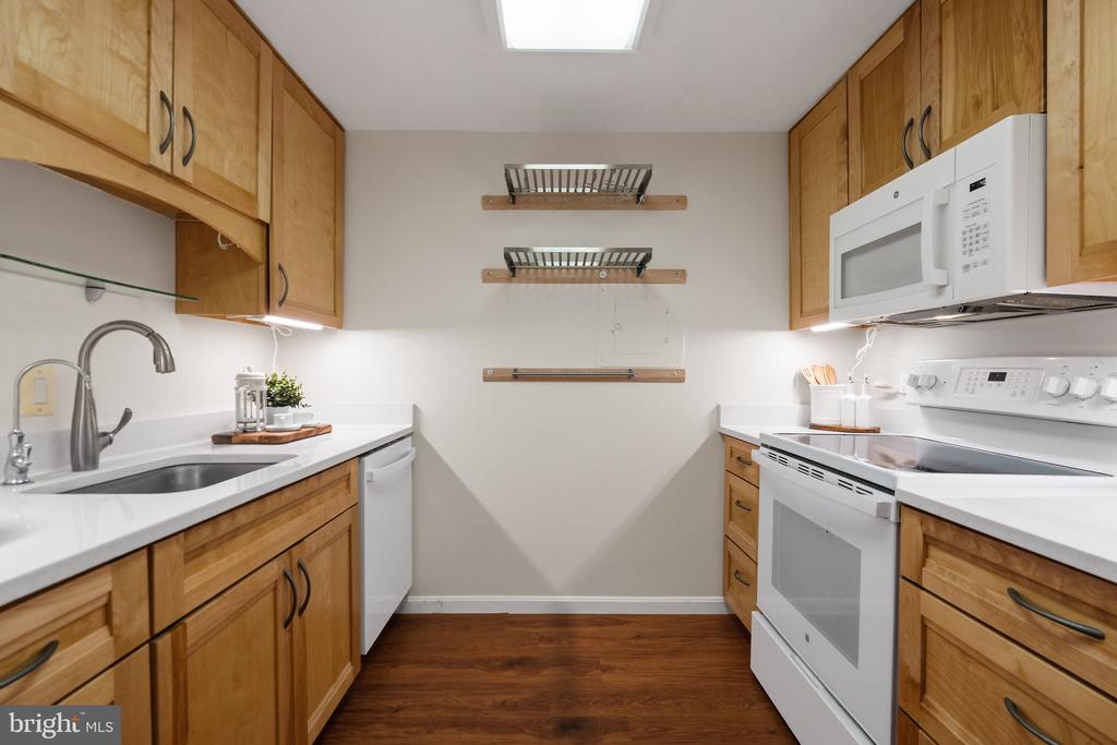 4601 N N PARK AVENUE N Unit: 220V
