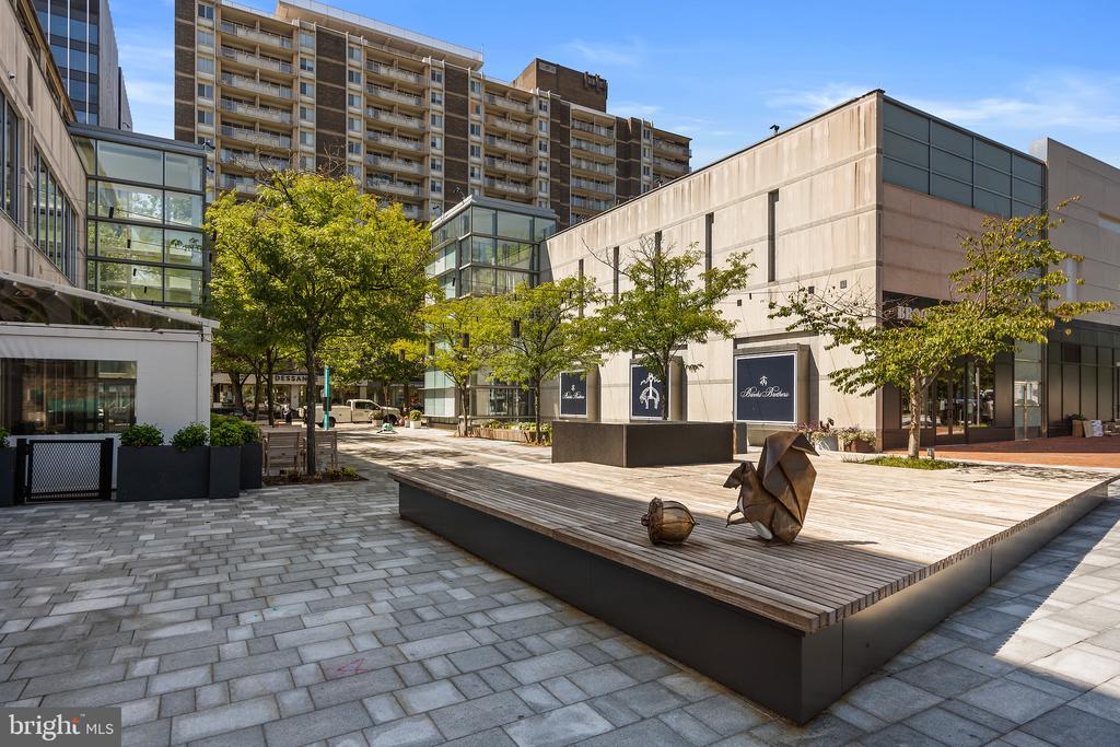4601 N N PARK AVENUE N Unit: 220V