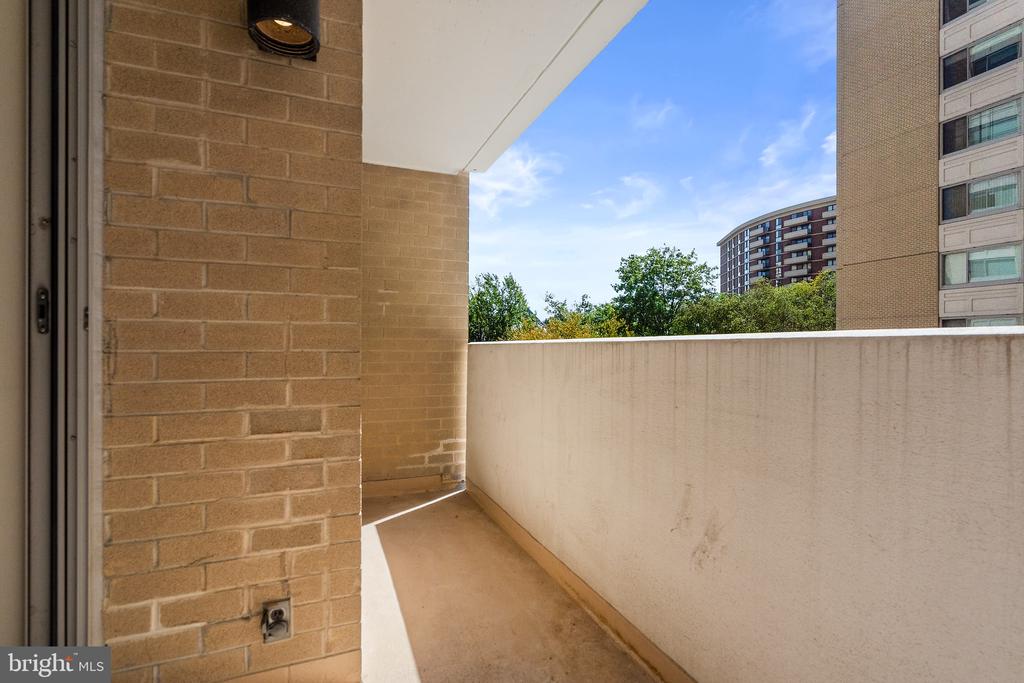 4601 N N PARK AVENUE N Unit: 220V