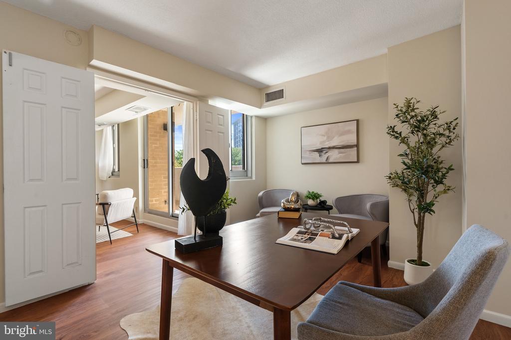 4601 N N PARK AVENUE N Unit: 220V