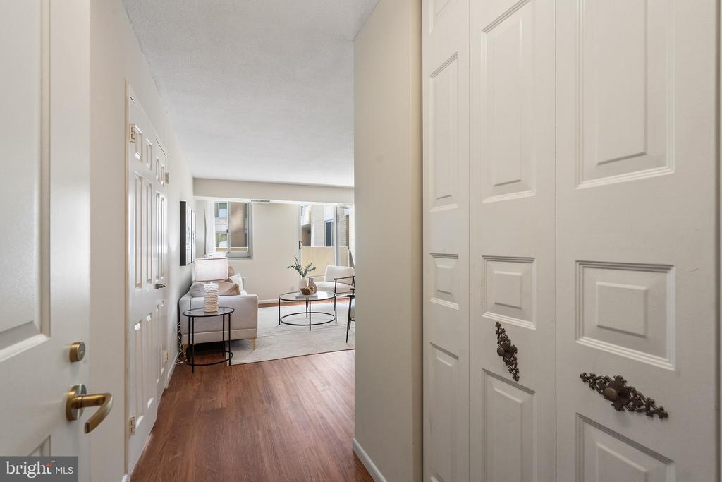 4601 N N PARK AVENUE N Unit: 220V