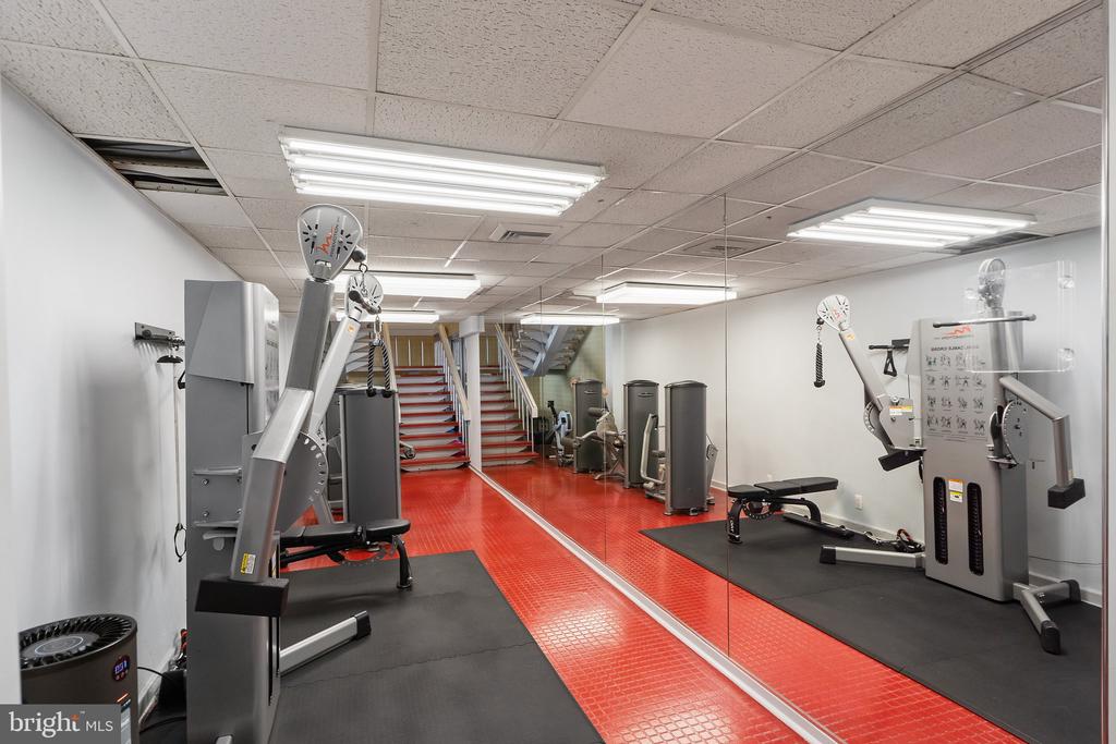 4601 N N PARK AVENUE N Unit: 220V