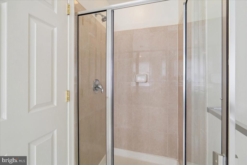 11516 CLAIRMONT VIEW TERRACE