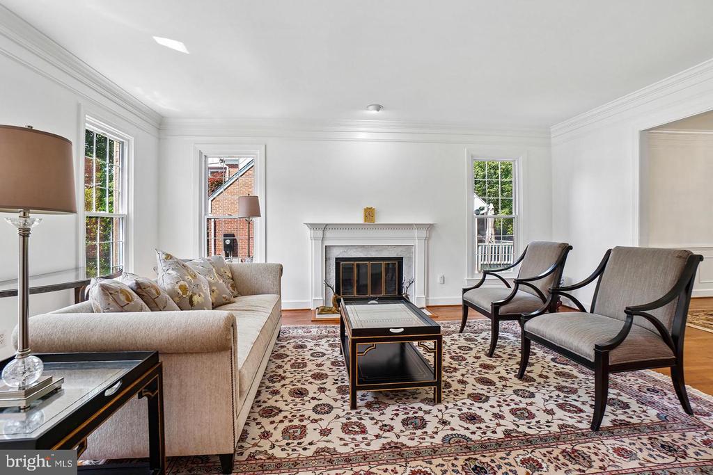 9705 HOLLOWAY HILL
