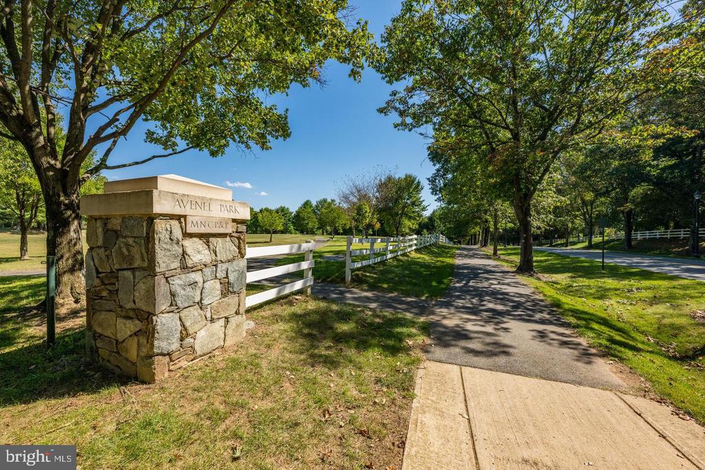 9705 HOLLOWAY HILL