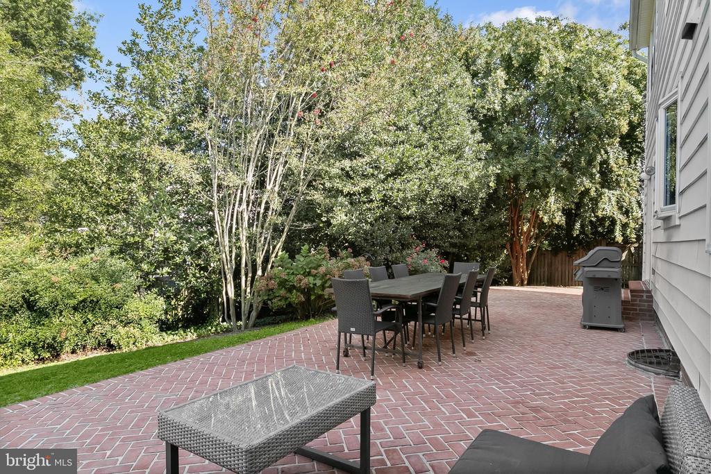 11704 HITCHING POST LANE