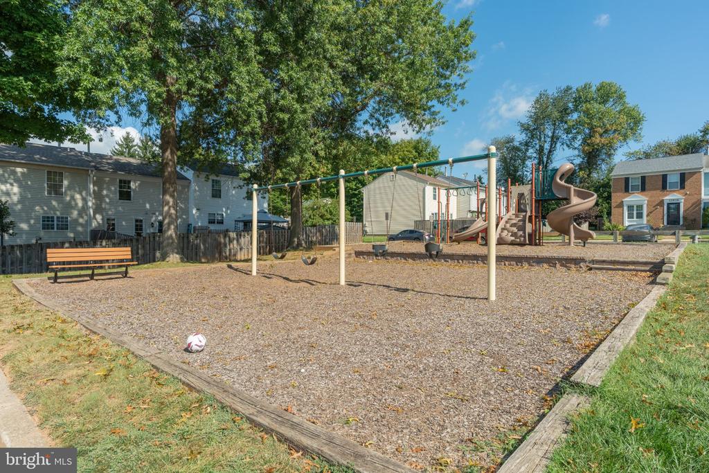 12902 PICKERING DRIVE