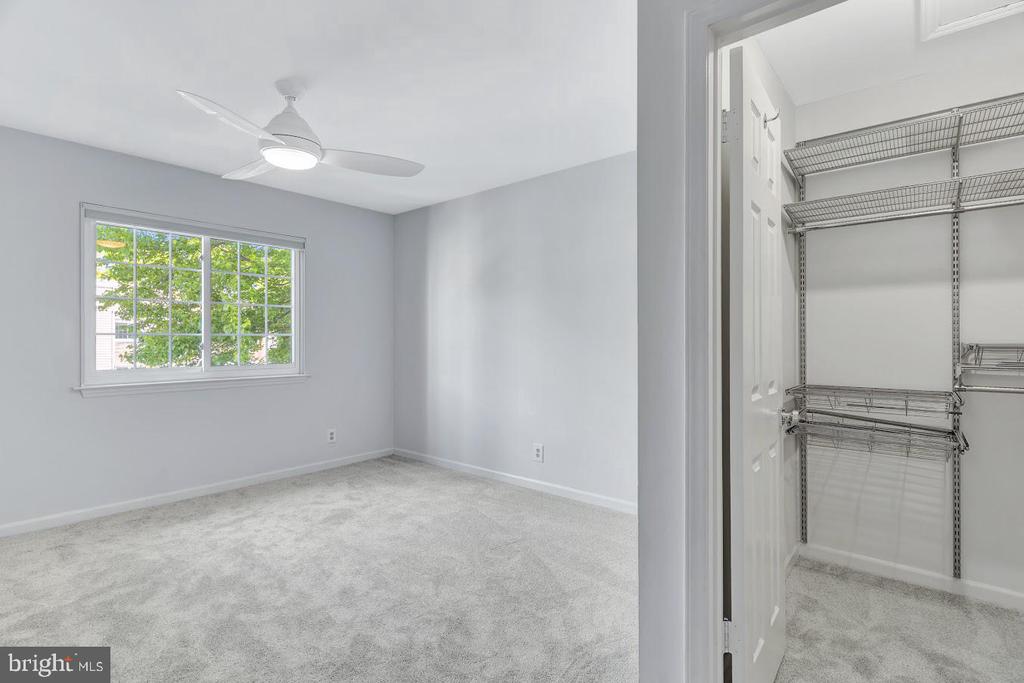 5716 CHAPMAN MILL DRIVE Unit: 150