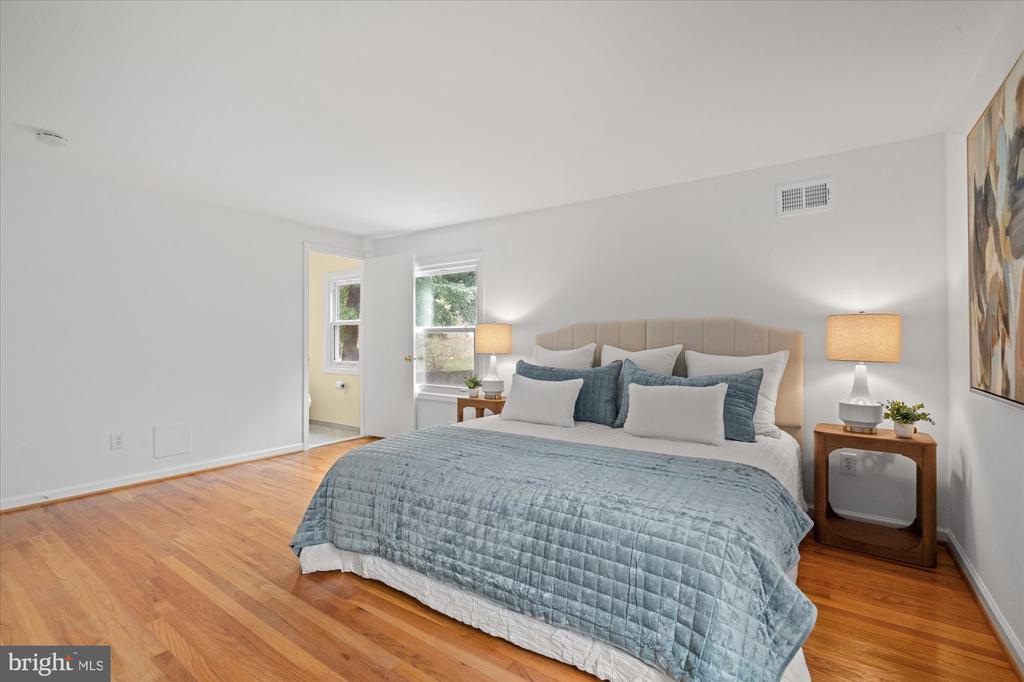 11200 HUNT CLUB DRIVE