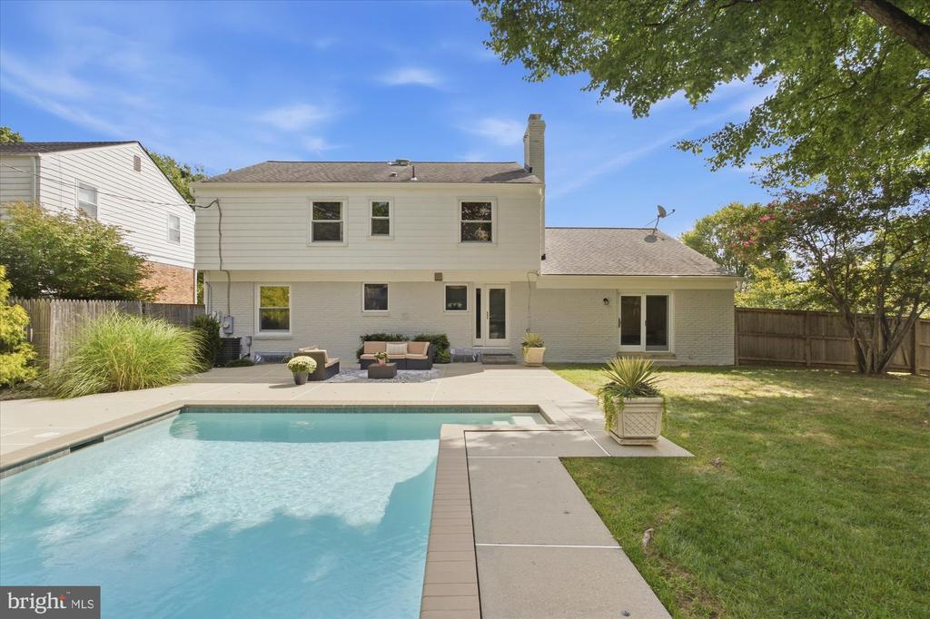 11200 HUNT CLUB DRIVE