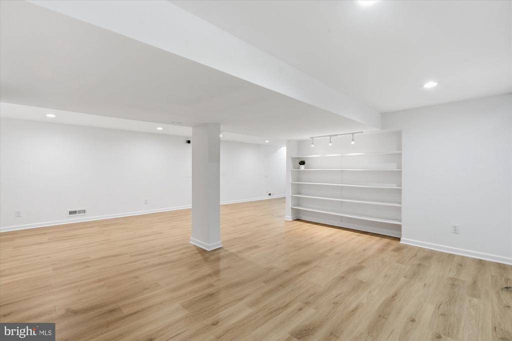 11200 HUNT CLUB DRIVE