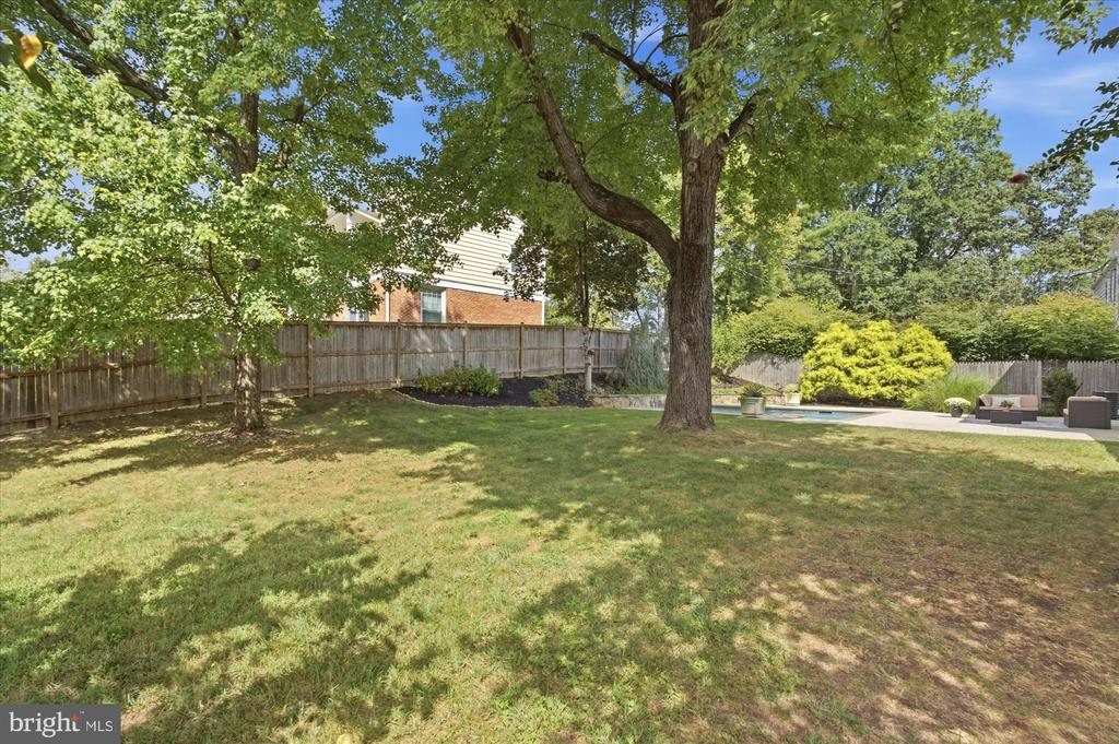 11200 HUNT CLUB DRIVE