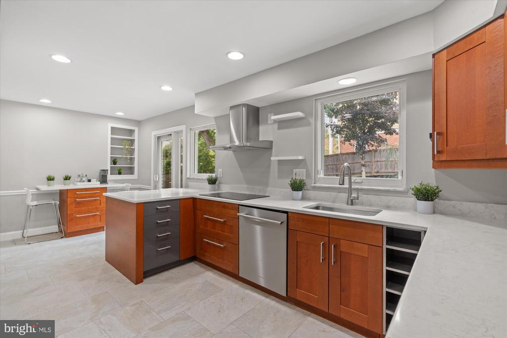 11200 HUNT CLUB DRIVE