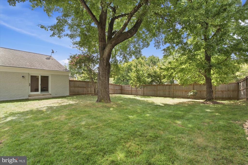 11200 HUNT CLUB DRIVE