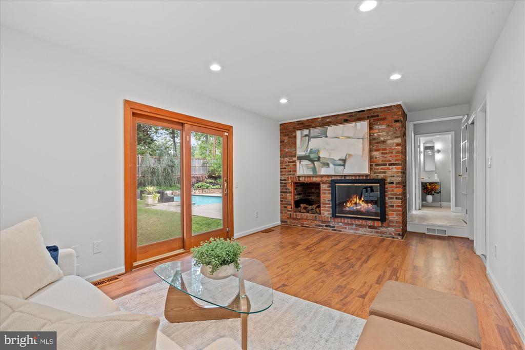 11200 HUNT CLUB DRIVE