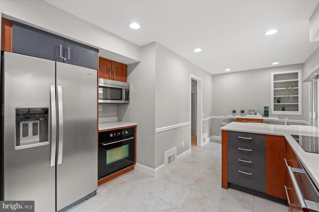 11200 HUNT CLUB DRIVE