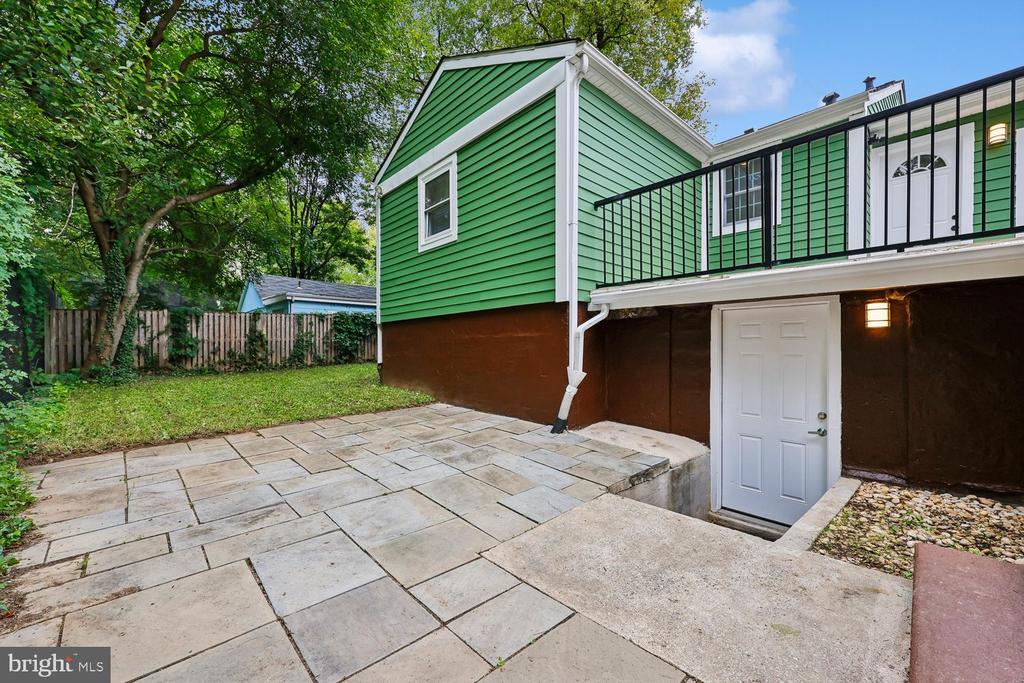 8810 HAWKINS LANE