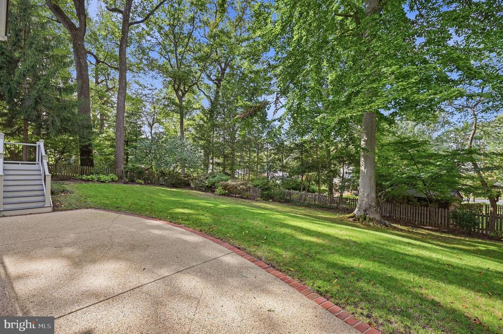 9716 CARRIAGE ROAD