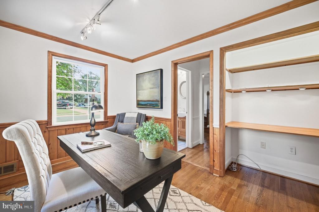 9716 CARRIAGE ROAD