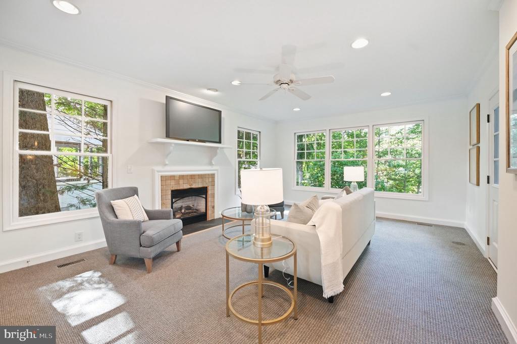 9716 CARRIAGE ROAD