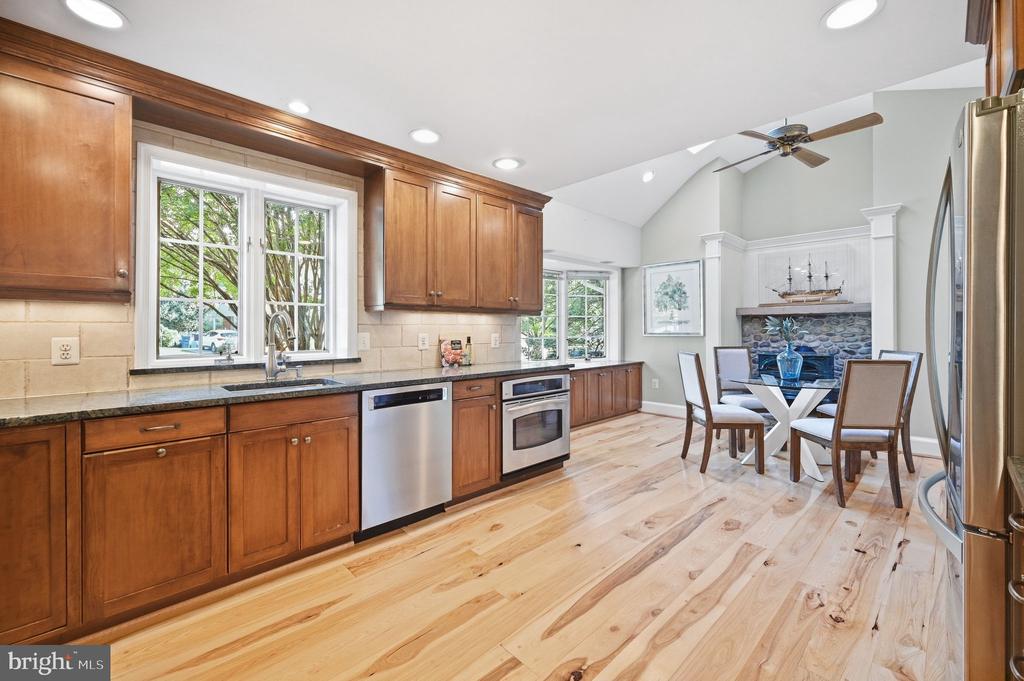 9716 CARRIAGE ROAD