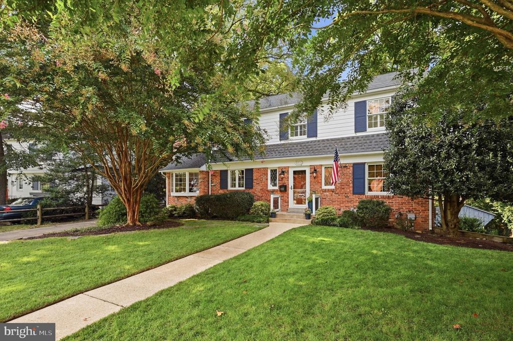 9716 CARRIAGE ROAD
