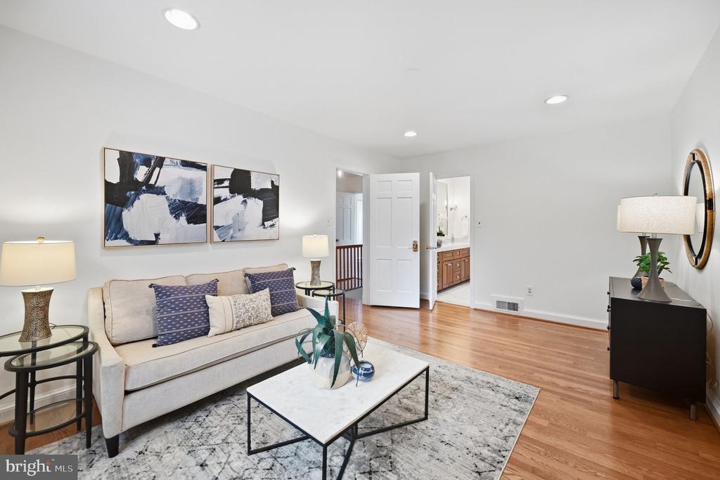 9716 CARRIAGE ROAD