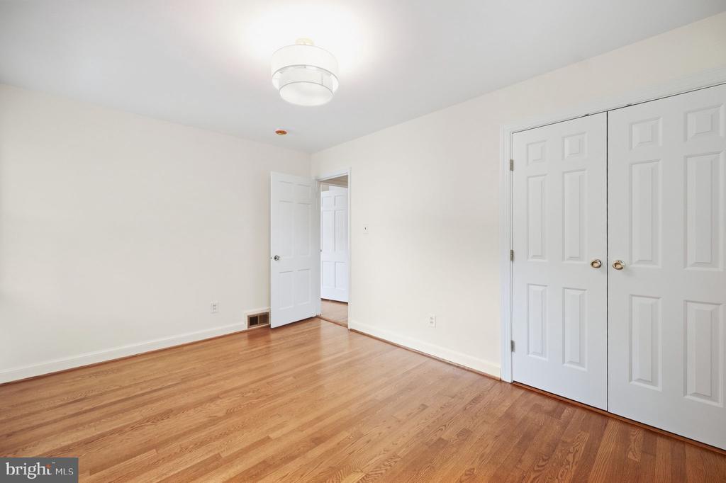 9716 CARRIAGE ROAD