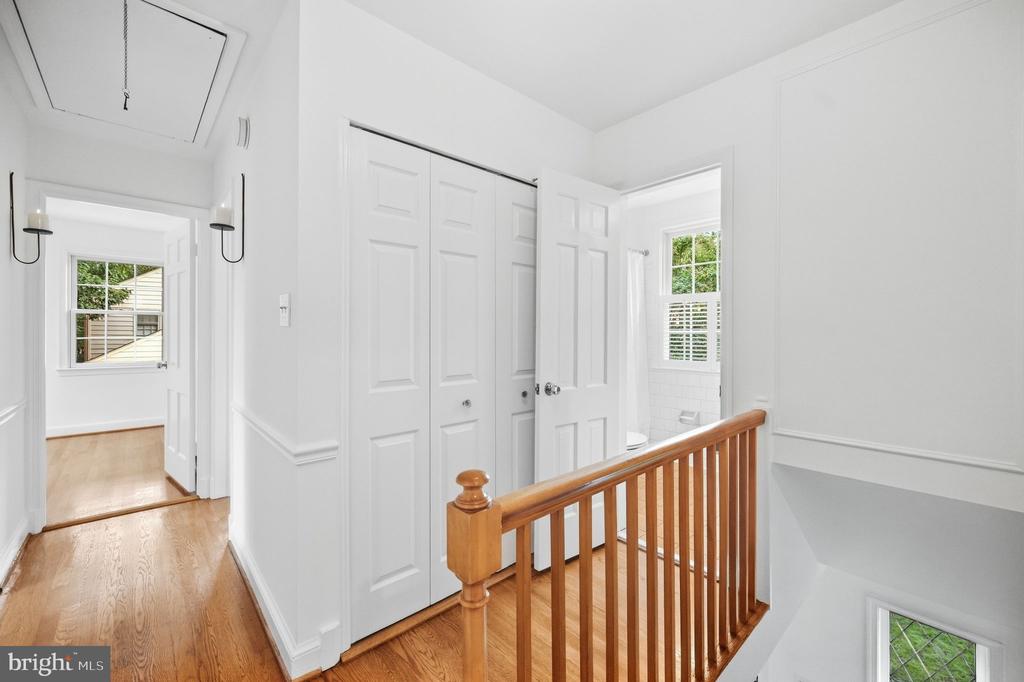 9716 CARRIAGE ROAD