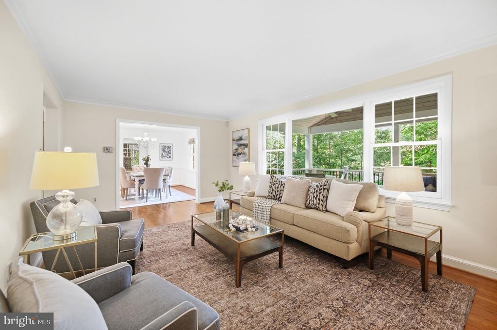 9716 CARRIAGE ROAD