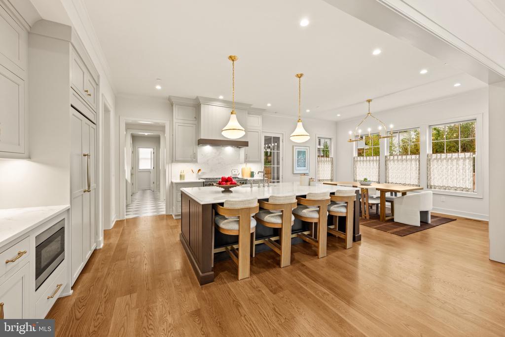 7608 LEESBURG DRIVE