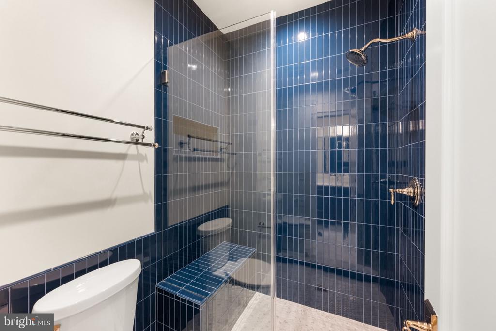7608 LEESBURG DRIVE