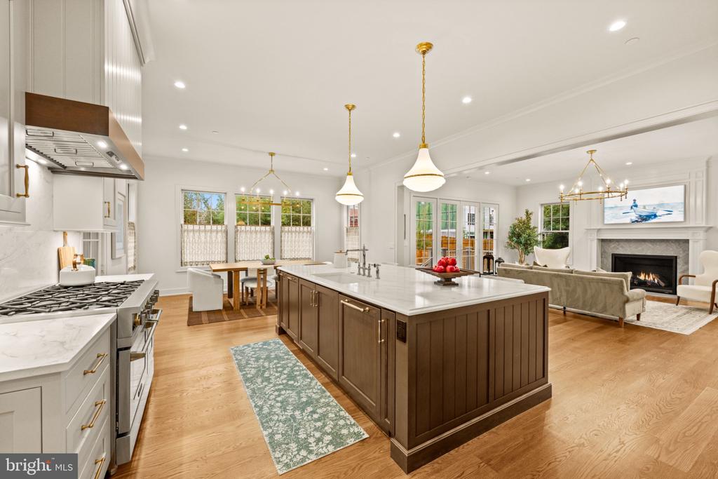 7608 LEESBURG DRIVE
