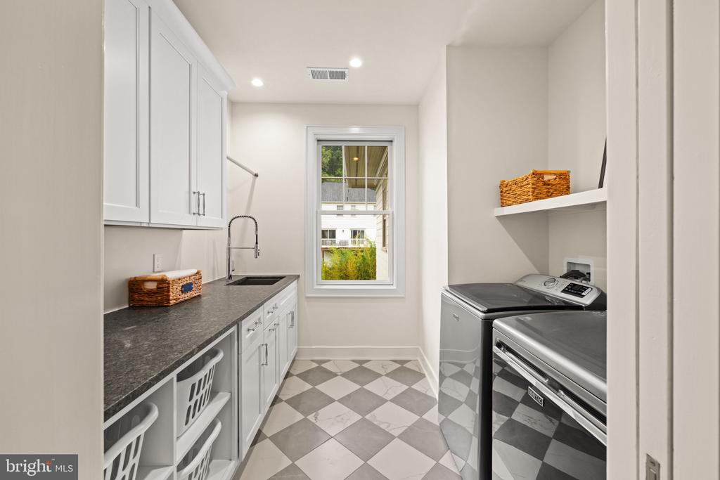 7608 LEESBURG DRIVE