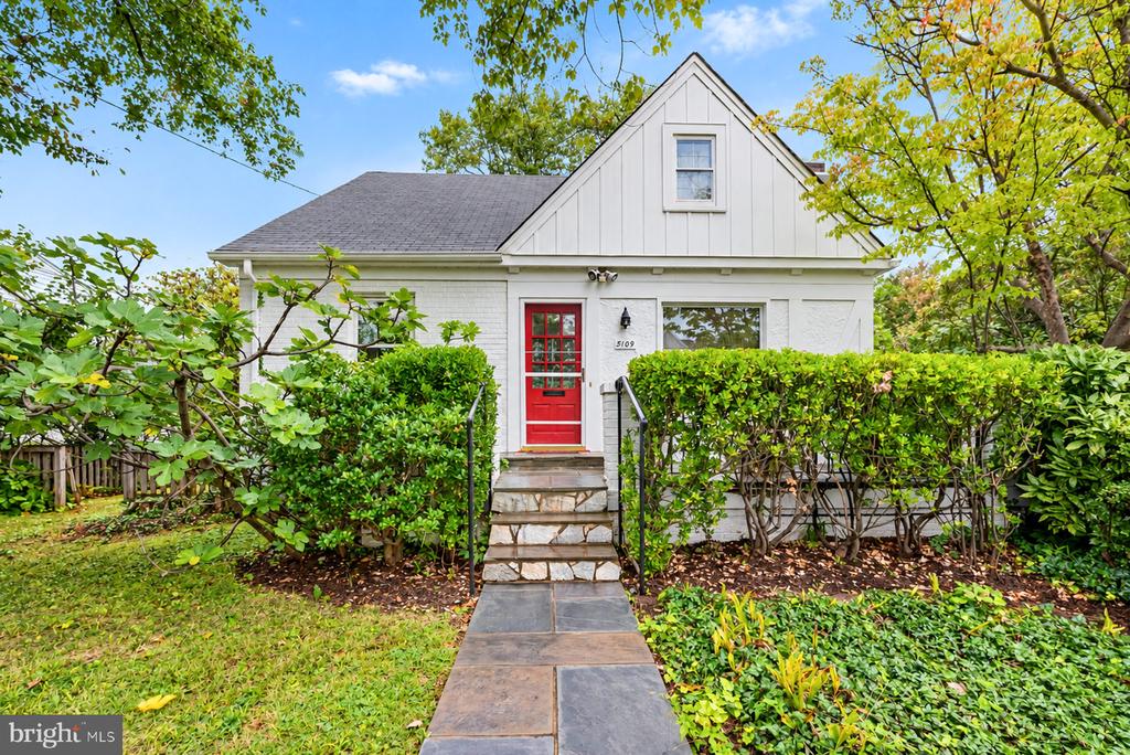 5109 MANNING DRIVE