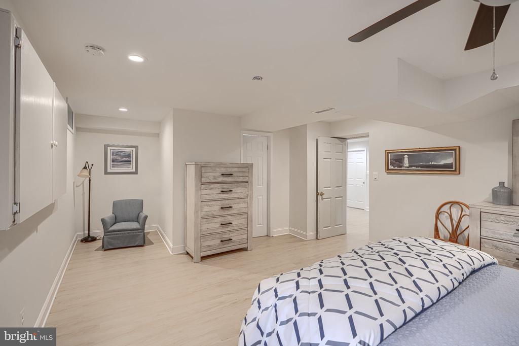 22909 DAVIS MILL ROAD