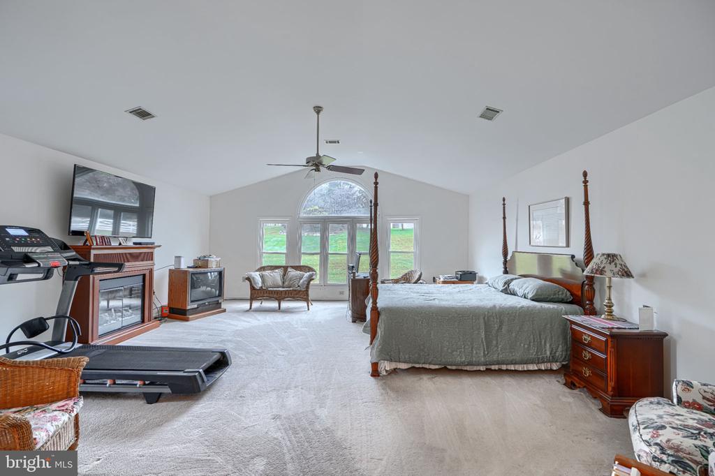 22909 DAVIS MILL ROAD