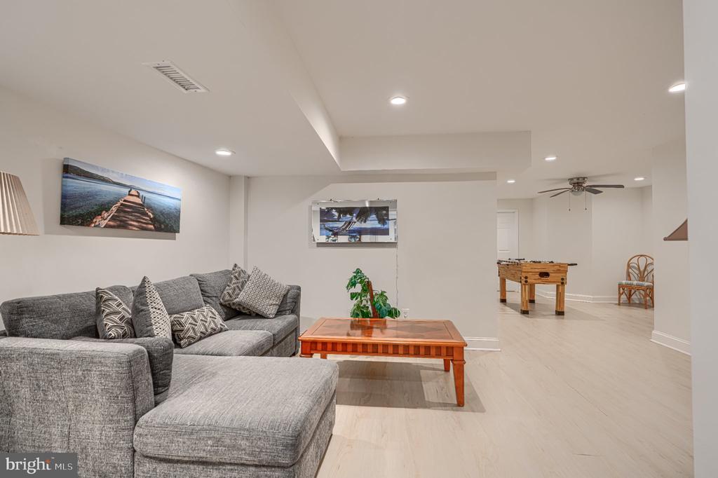 22909 DAVIS MILL ROAD