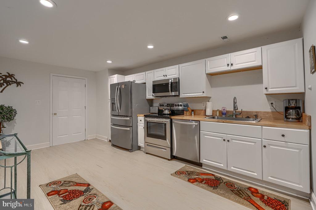 22909 DAVIS MILL ROAD