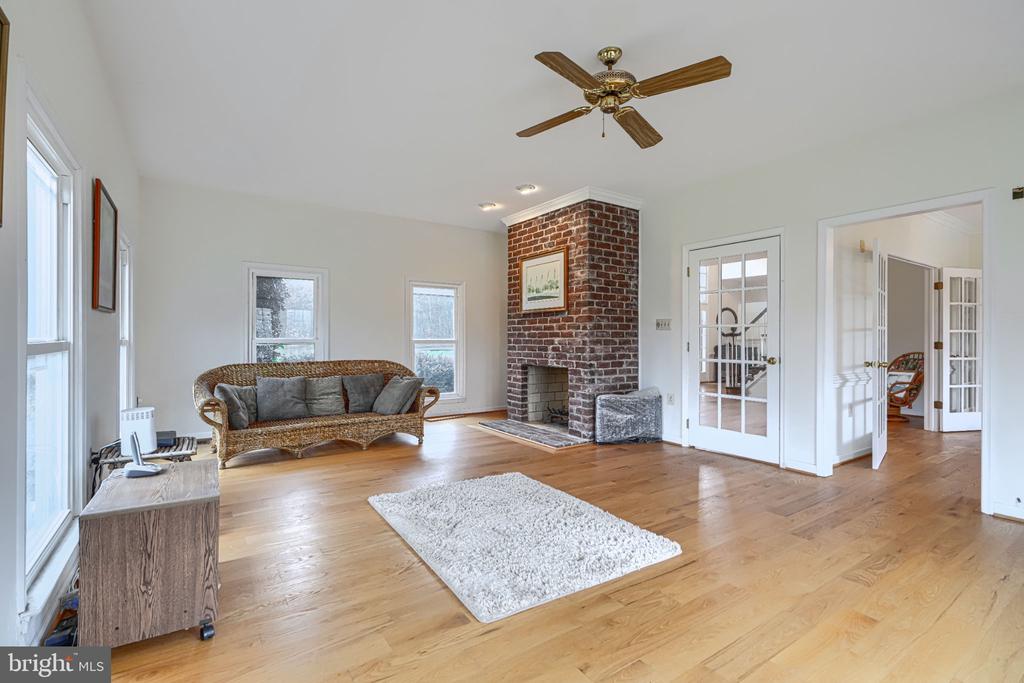 22909 DAVIS MILL ROAD