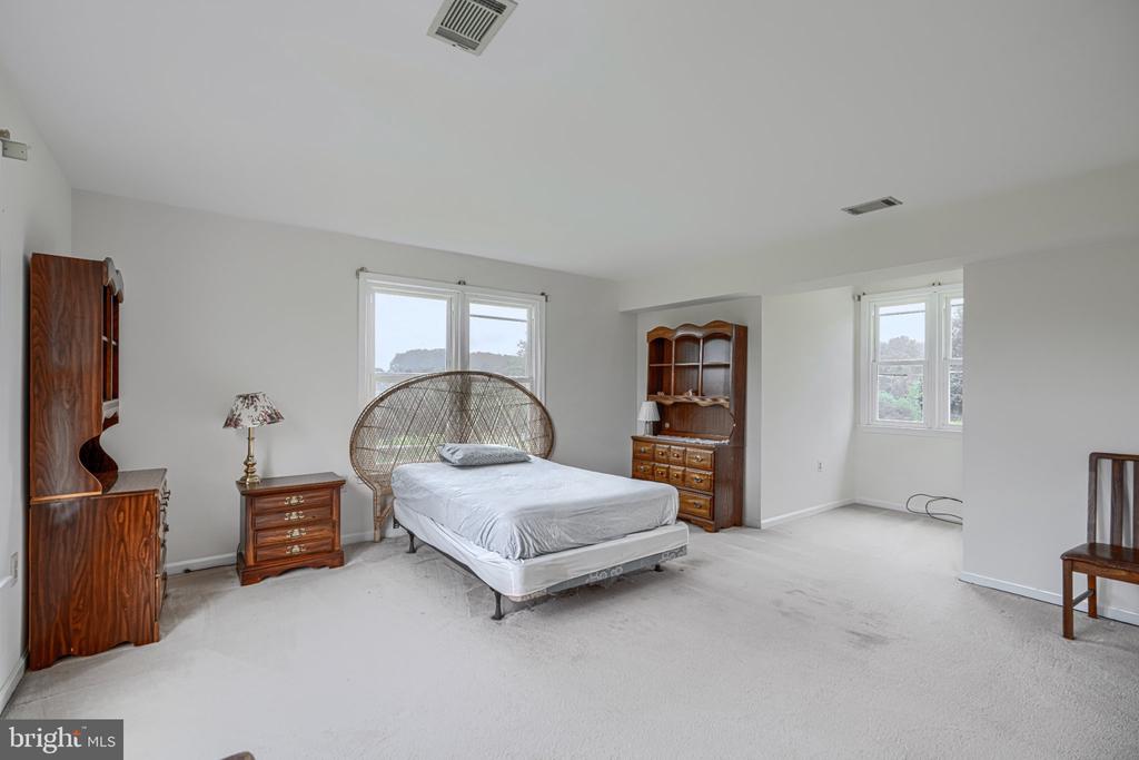 22909 DAVIS MILL ROAD
