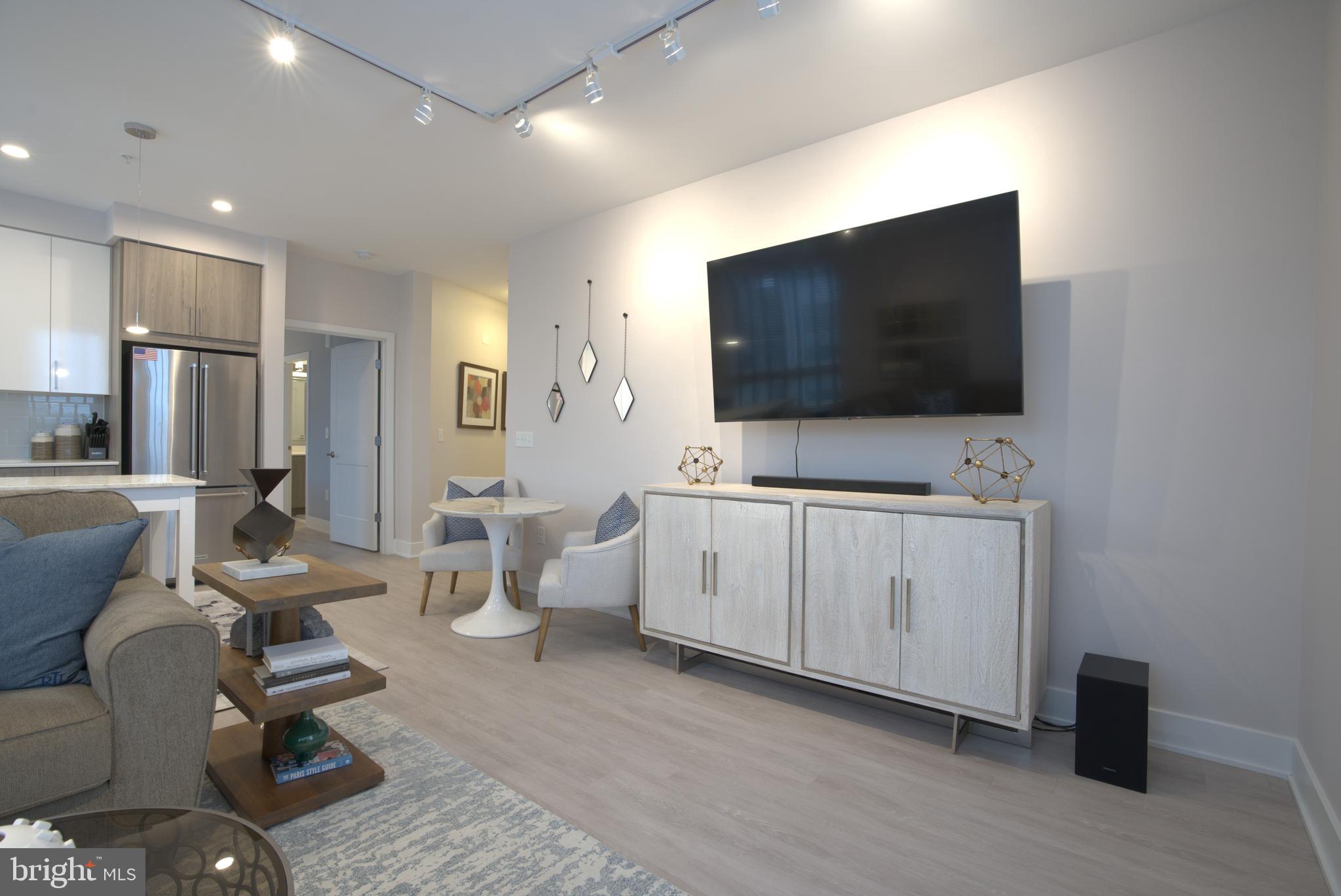 145 RIVERHAVEN DRIVE 503