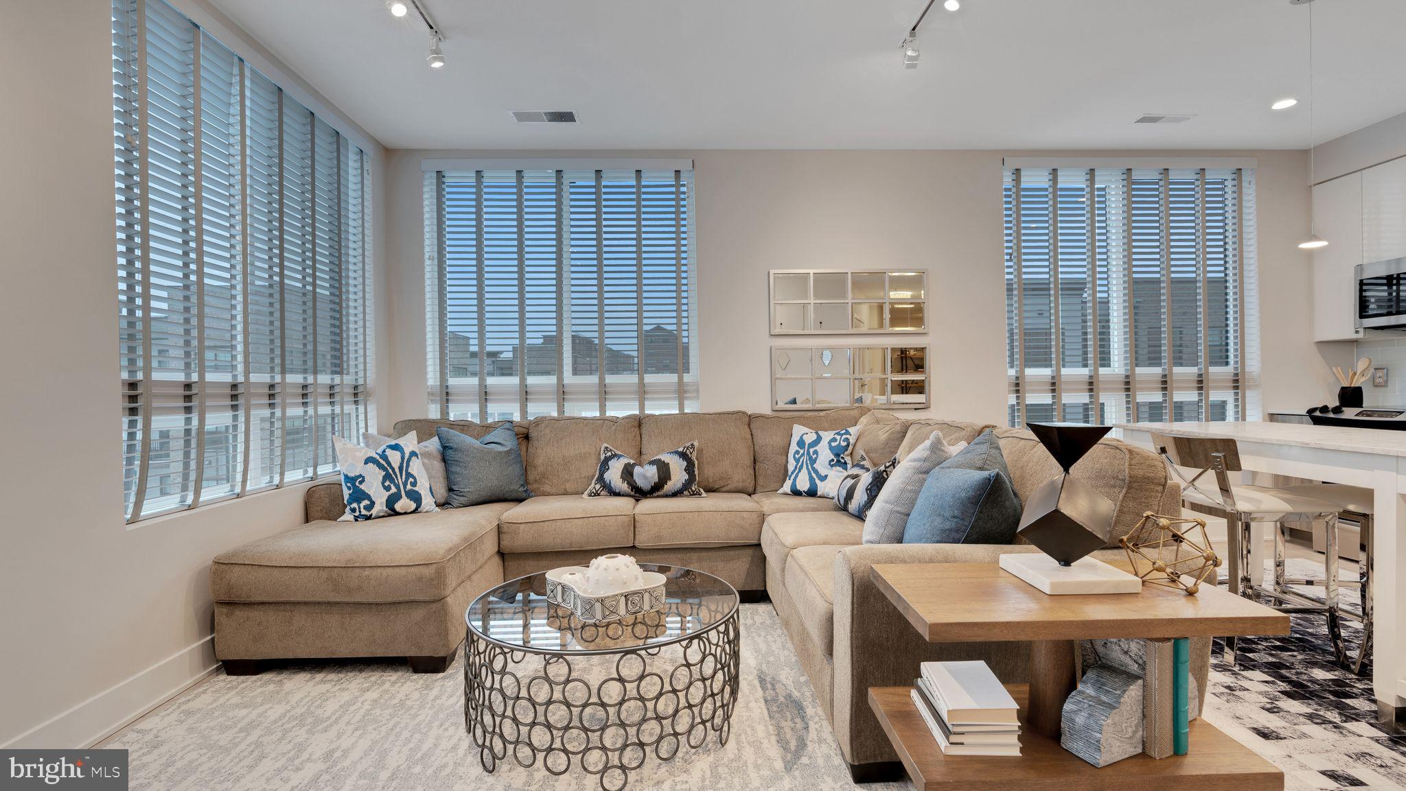 145 RIVERHAVEN DRIVE 503