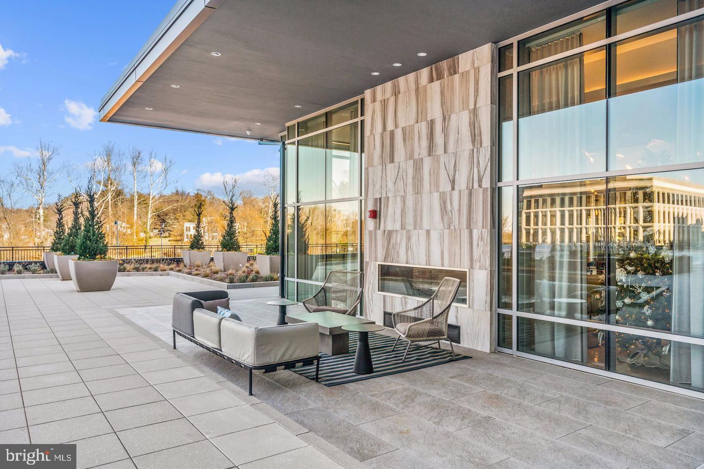 145 RIVERHAVEN DRIVE 503