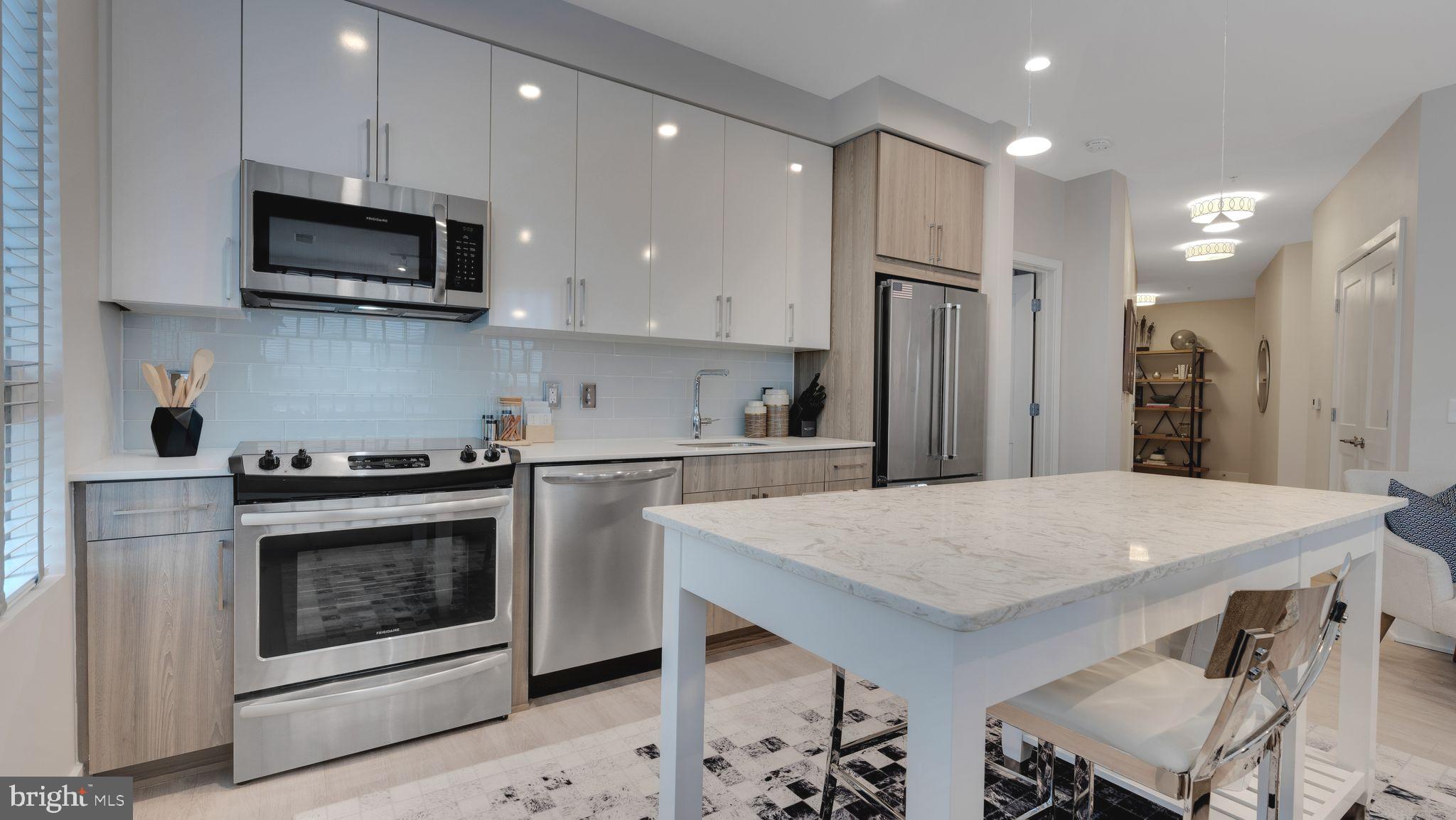 145 RIVERHAVEN DRIVE 503